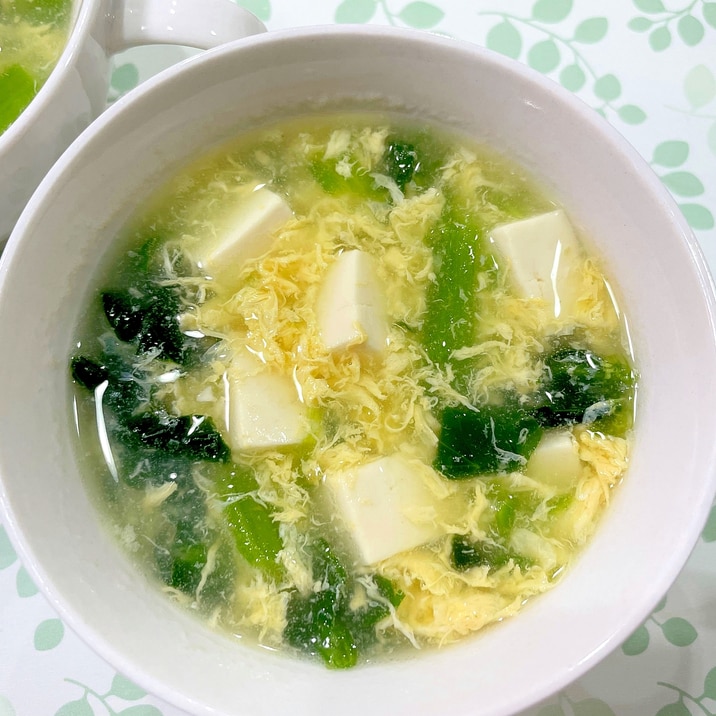豆腐とほうれん草の卵スープ